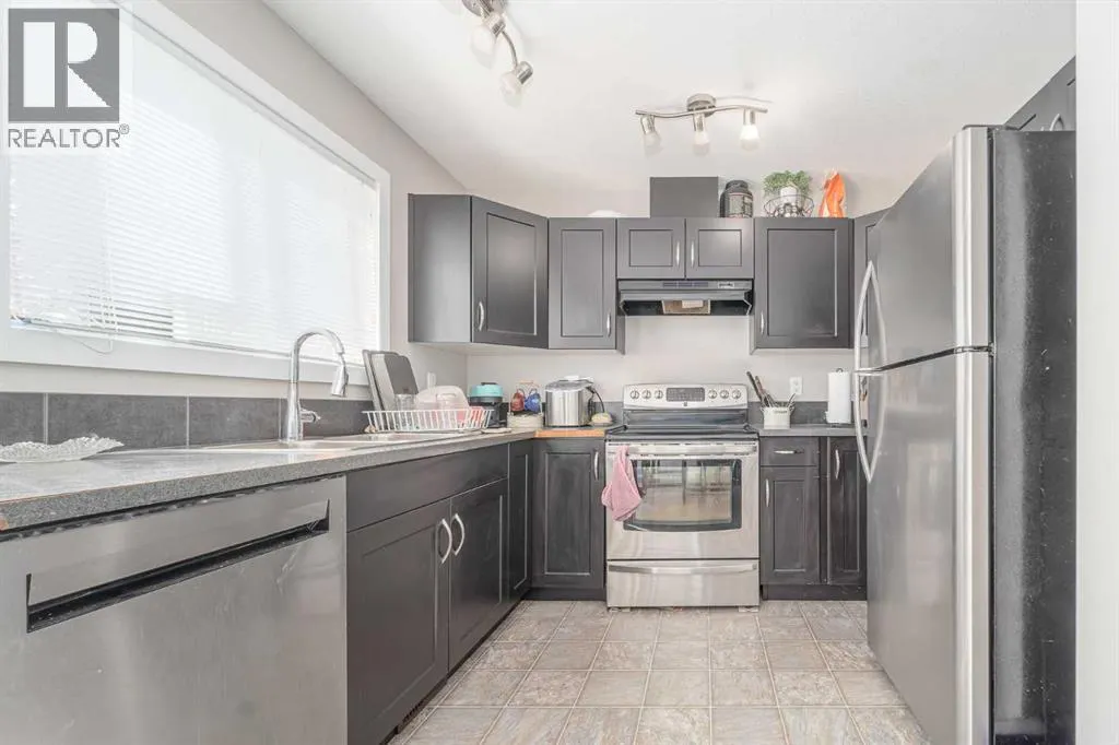 5, 221 Silkstone Road W