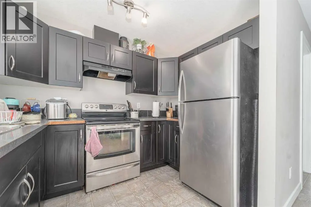 5, 221 Silkstone Road W