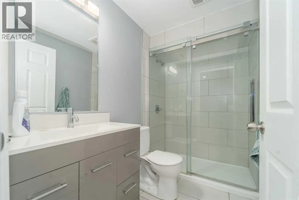 5, 221 Silkstone Road W