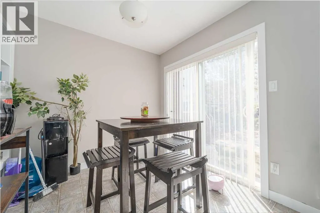 5, 221 Silkstone Road W