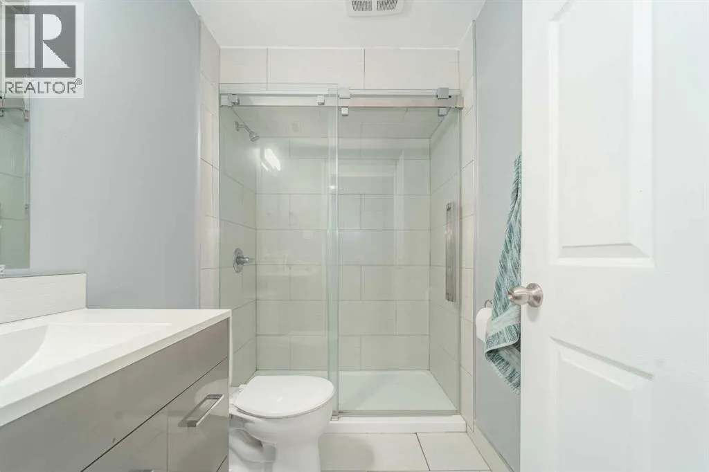 5, 221 Silkstone Road W