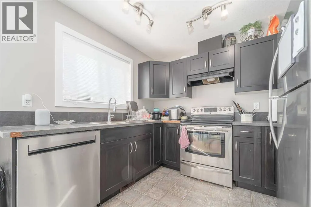 5, 221 Silkstone Road W