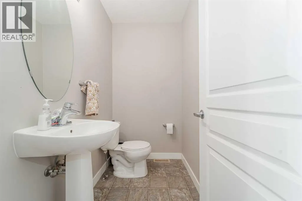 5, 221 Silkstone Road W