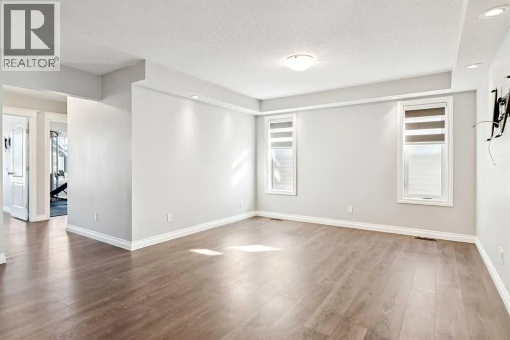 383 Evansglen Drive NW