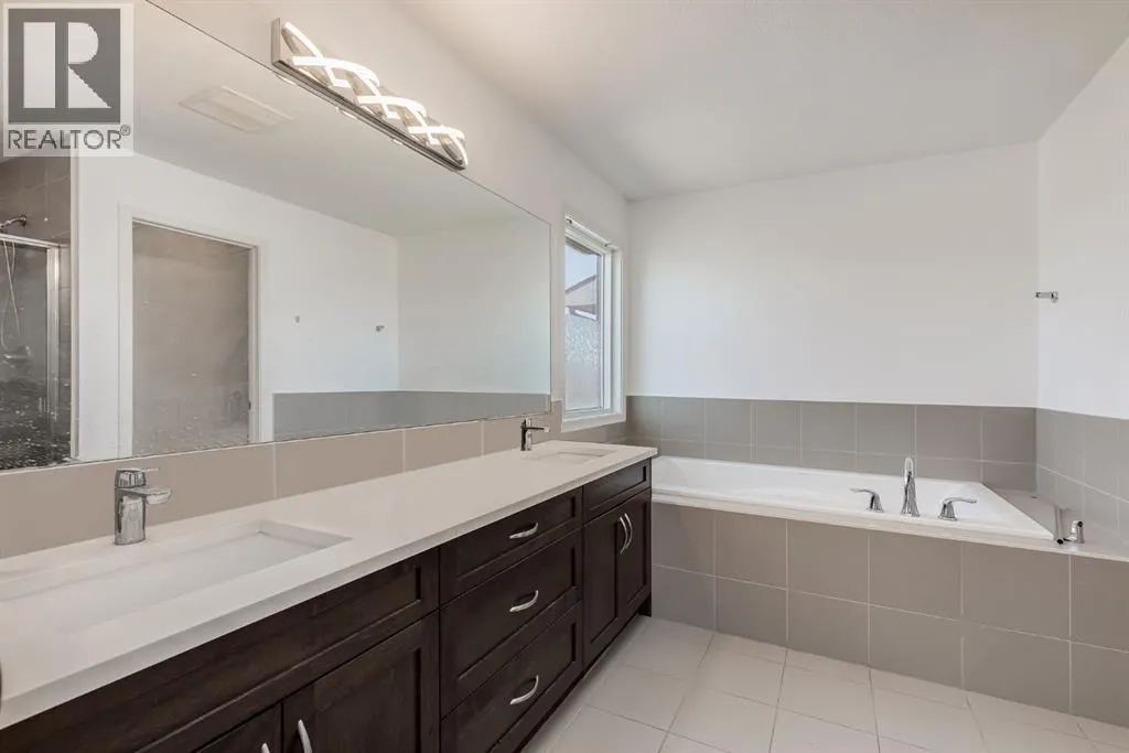 425 Auburn Bay Drive SE