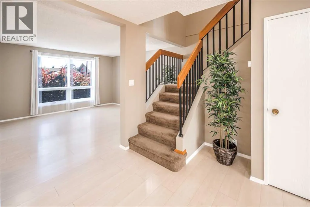 27 Strathearn Crescent SW