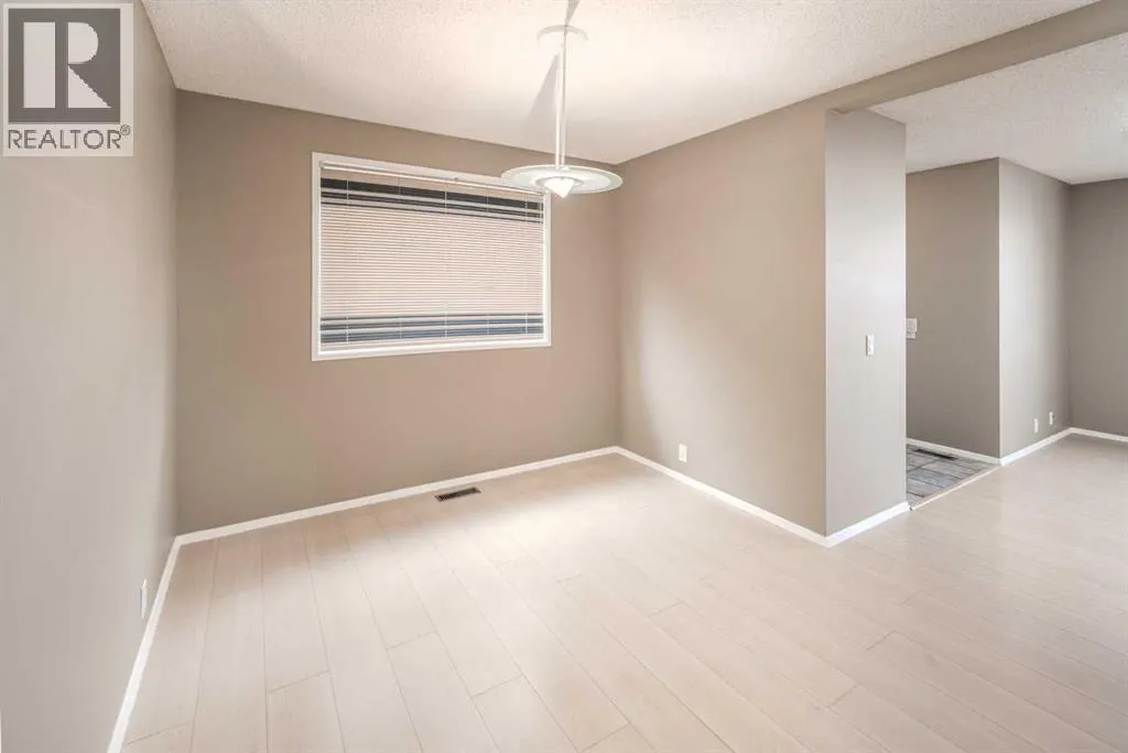 27 Strathearn Crescent SW