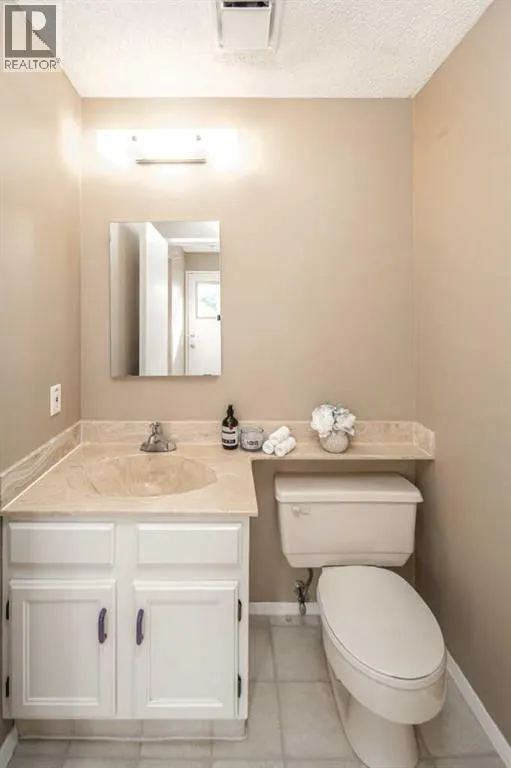 27 Strathearn Crescent SW