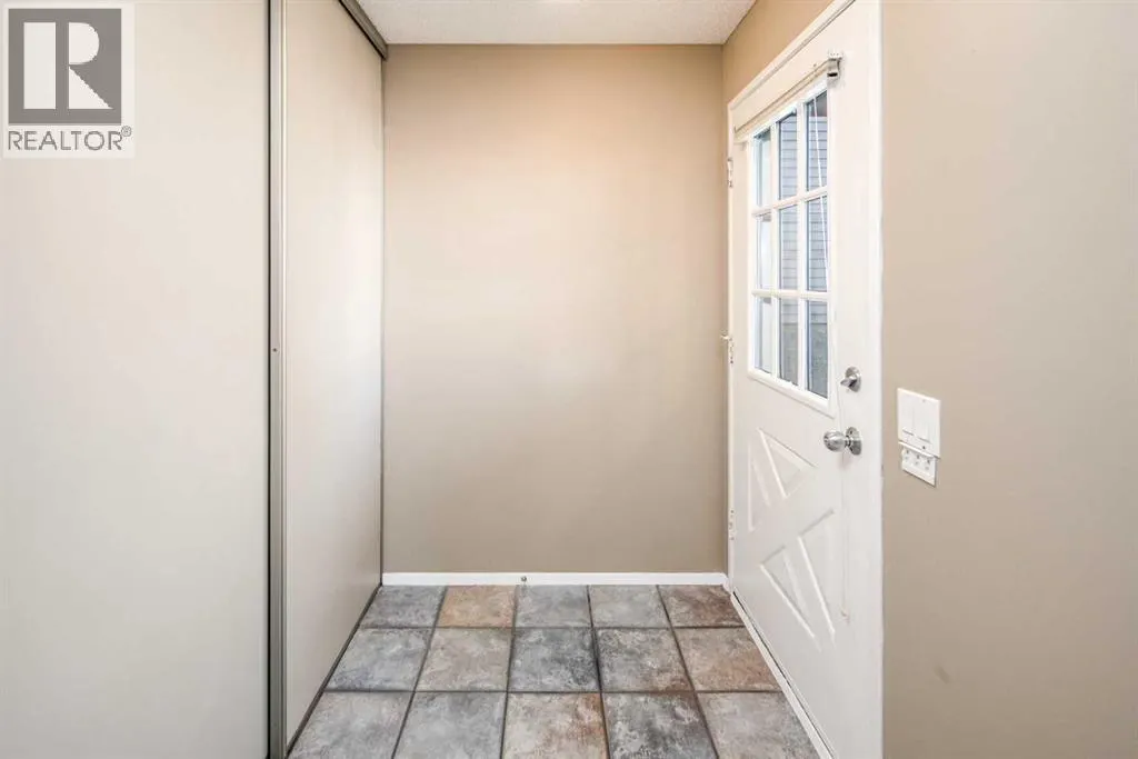 27 Strathearn Crescent SW