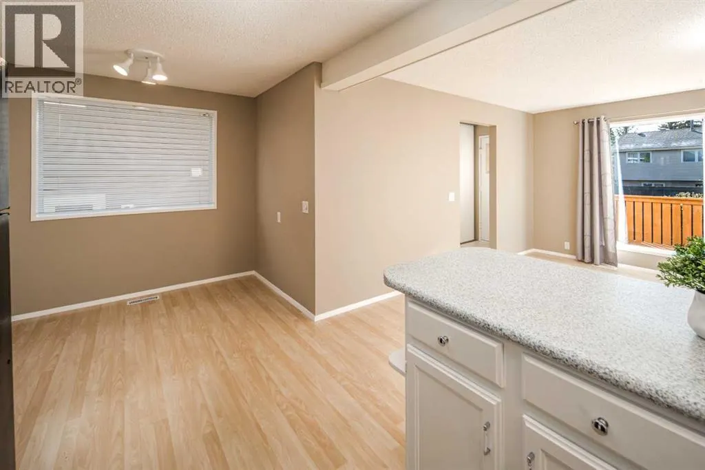 27 Strathearn Crescent SW