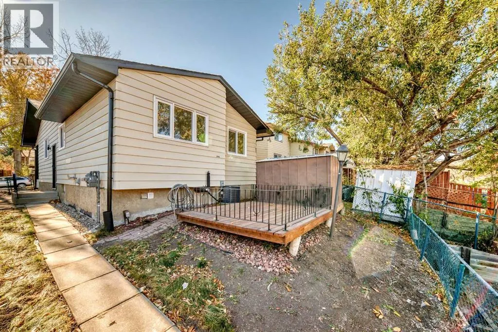 946 Berkley Drive NW