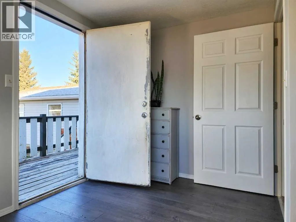 34 Willow Road W