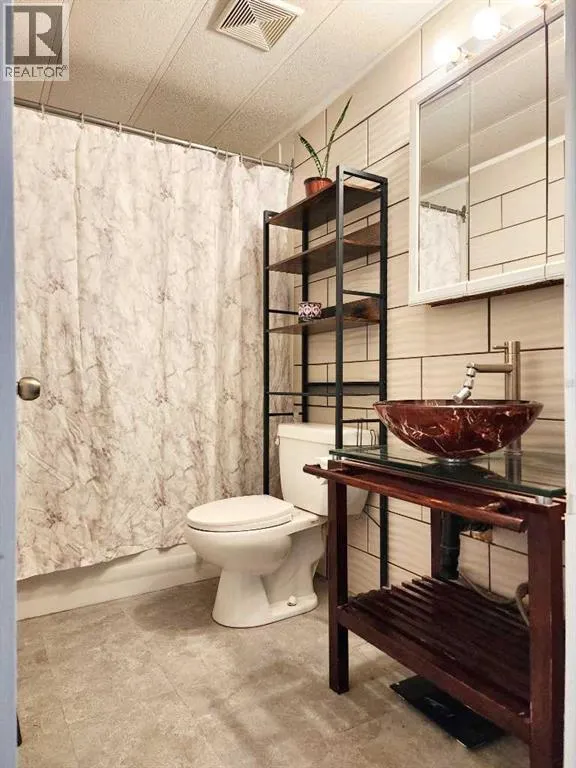34 Willow Road W