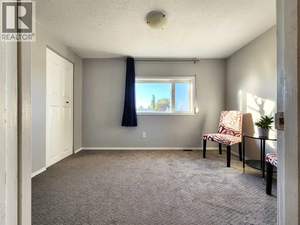 34 Willow Road W