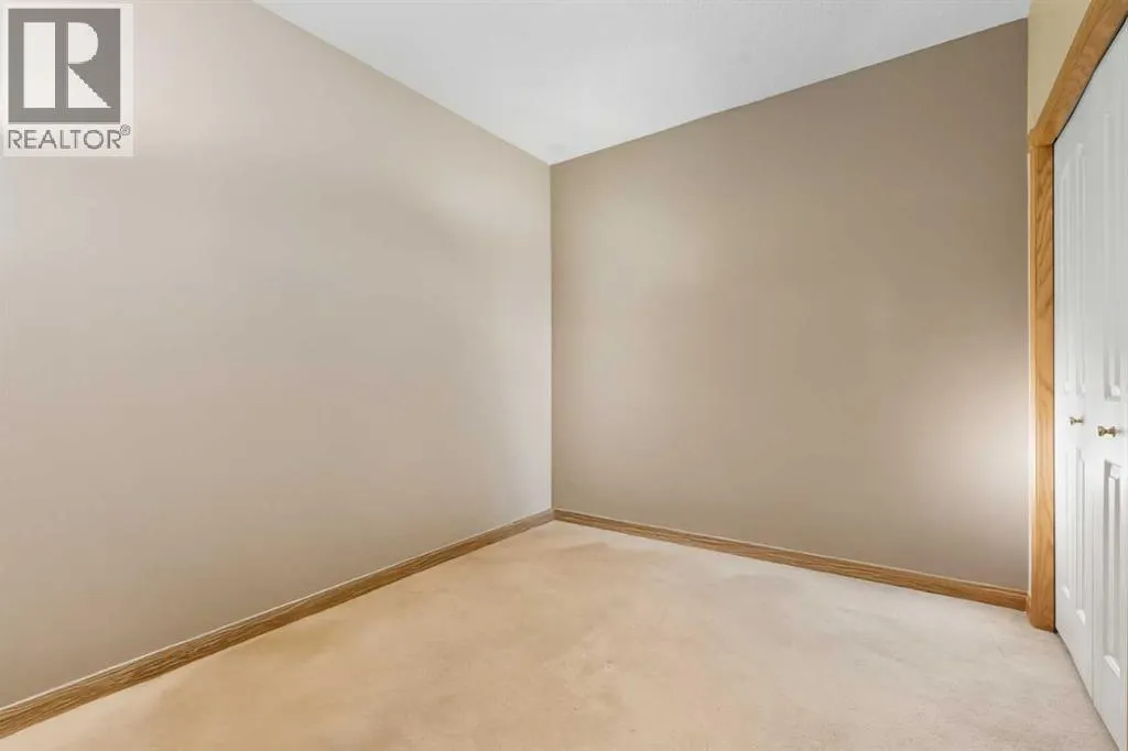 221, 1920 14 Avenue NE