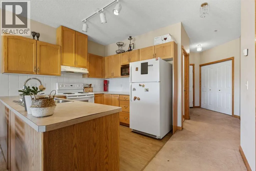 221, 1920 14 Avenue NE