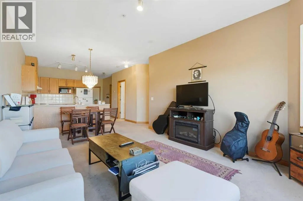 221, 1920 14 Avenue NE