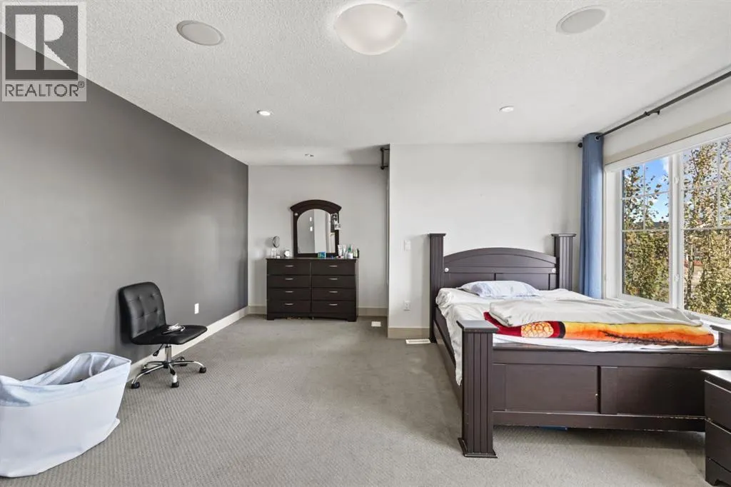 269 Kinniburge Boulevard