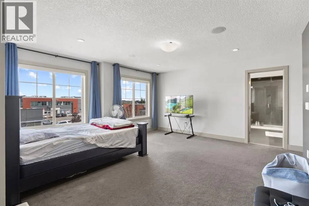 269 Kinniburge Boulevard