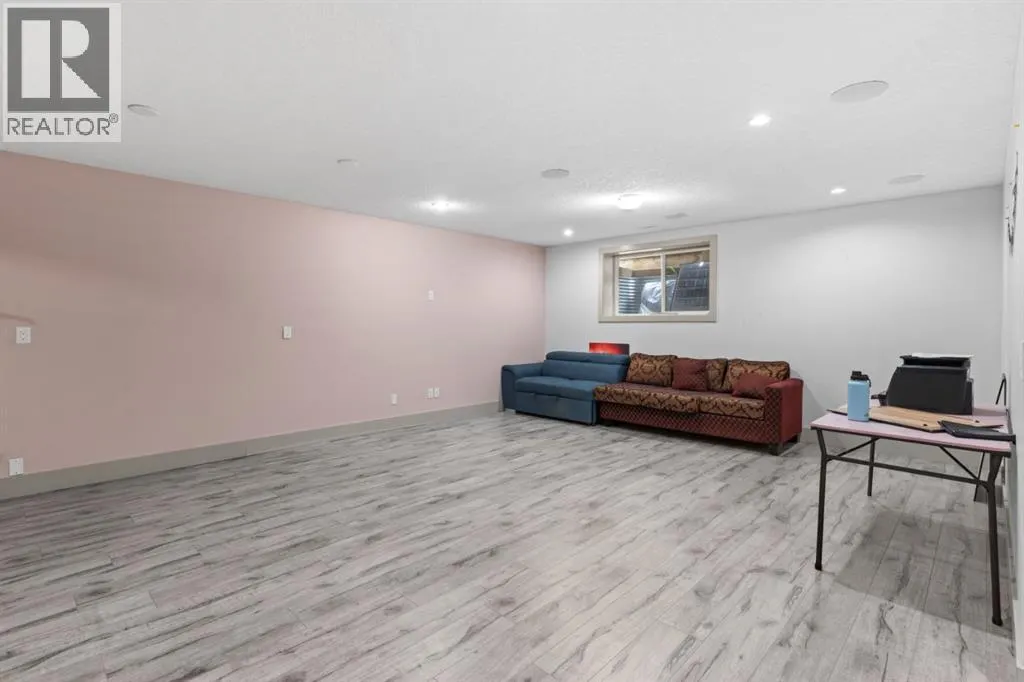 269 Kinniburge Boulevard