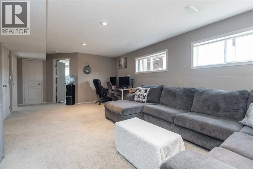 1 Pine Crescent