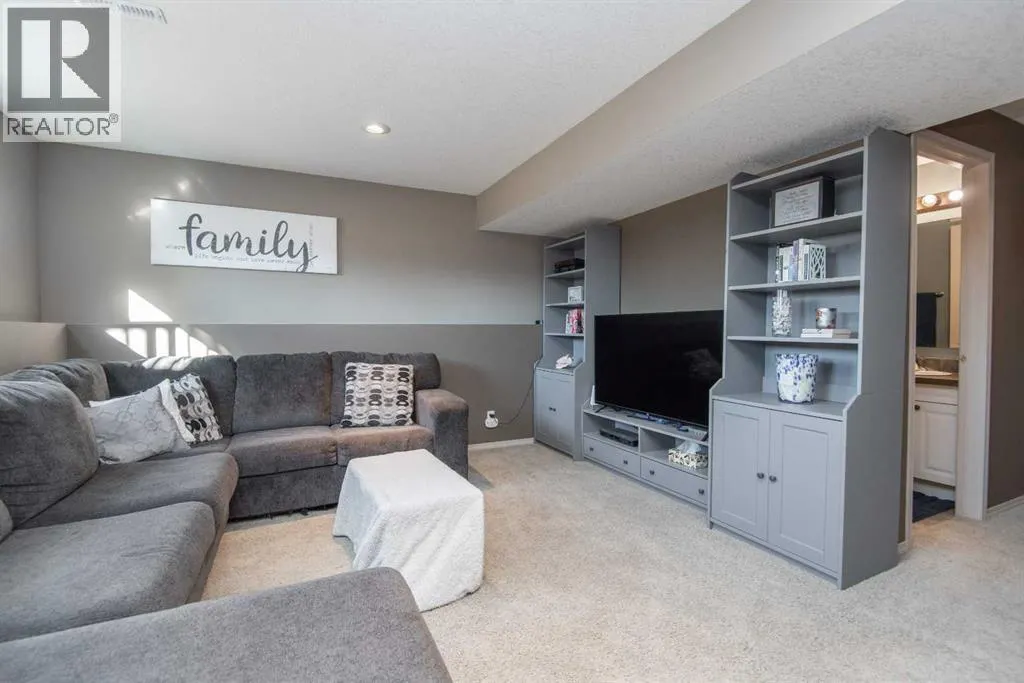 1 Pine Crescent
