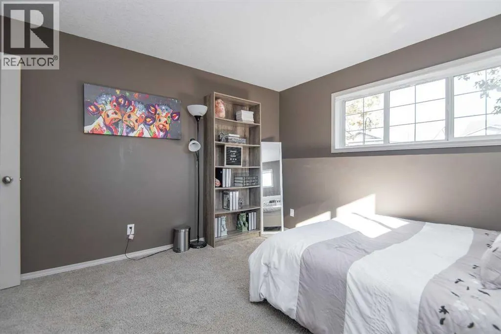 1 Pine Crescent