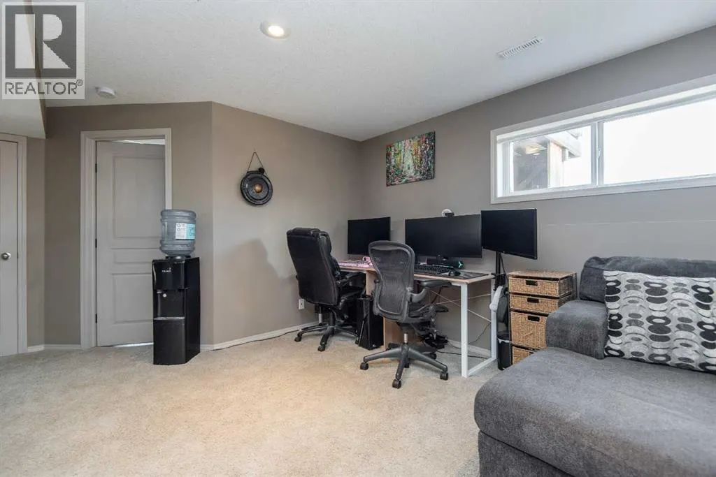 1 Pine Crescent