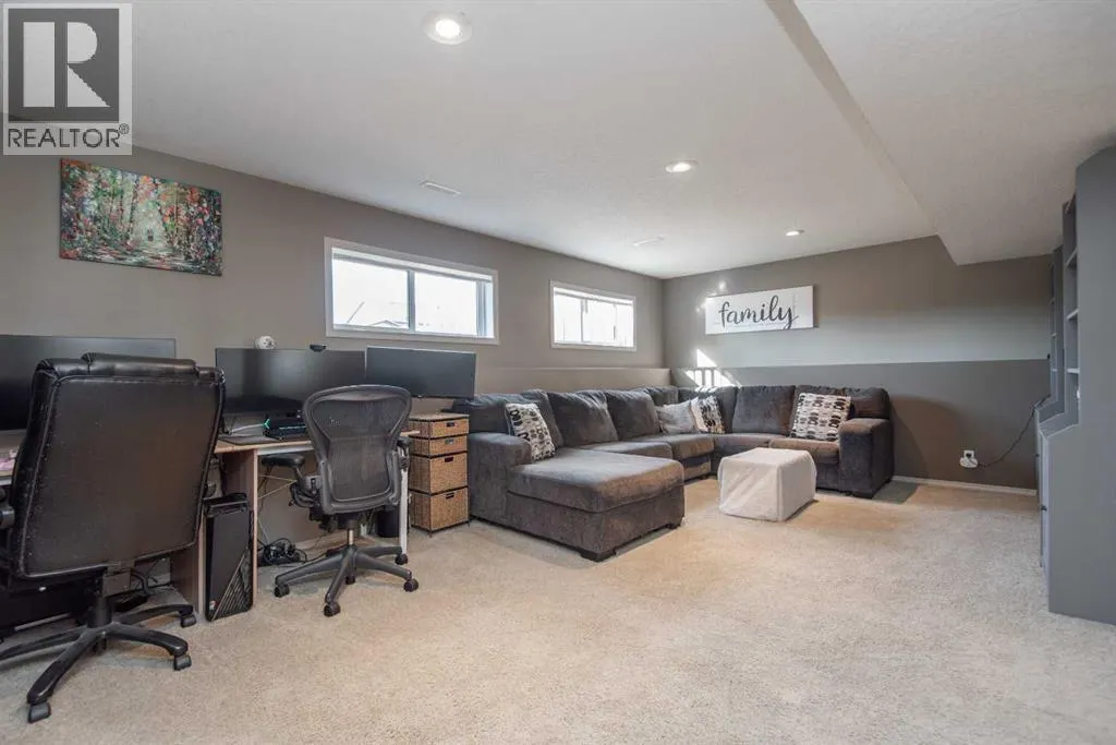 1 Pine Crescent