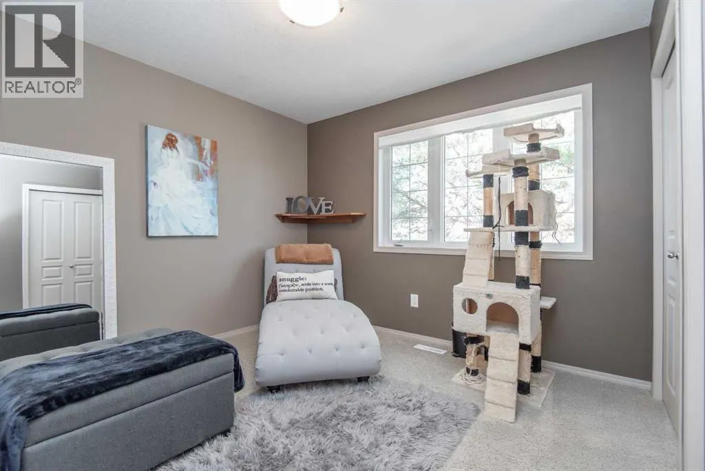 1 Pine Crescent