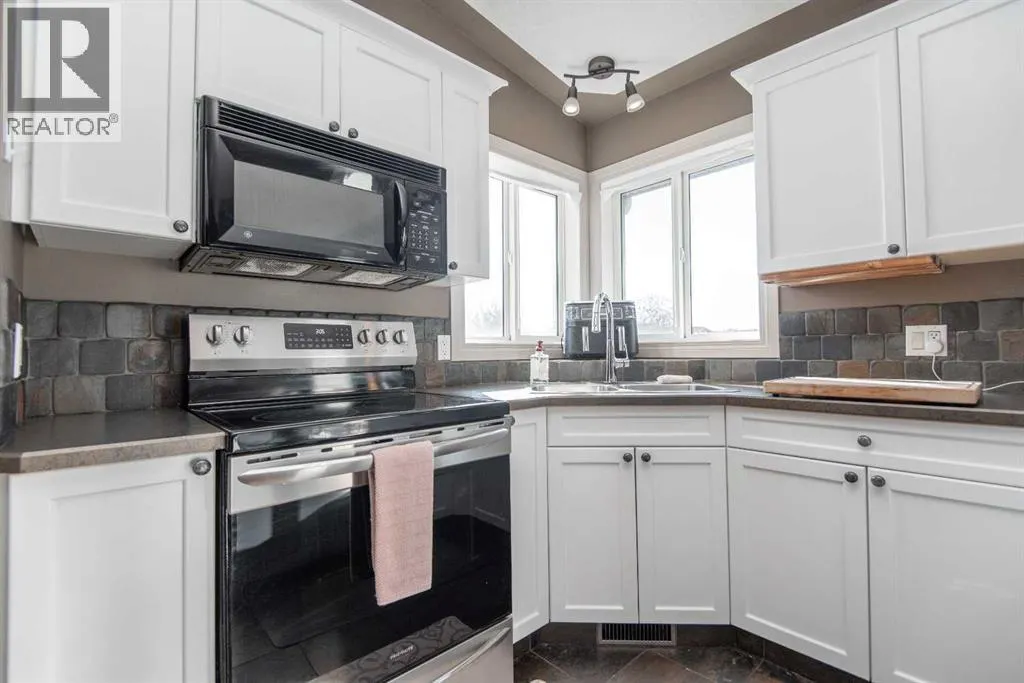 1 Pine Crescent