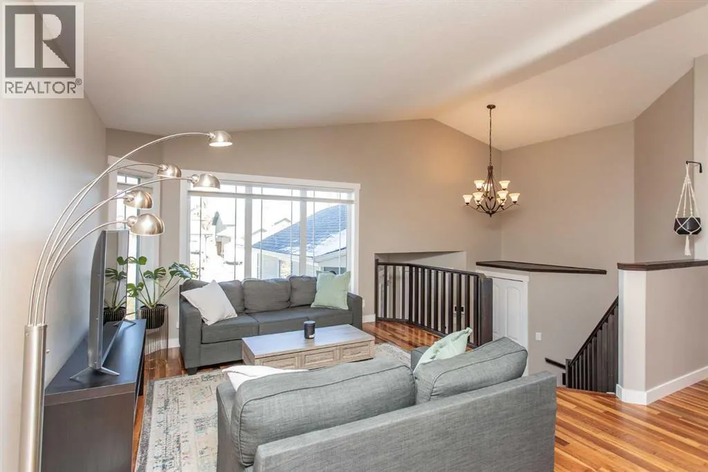 62 Larsen Crescent