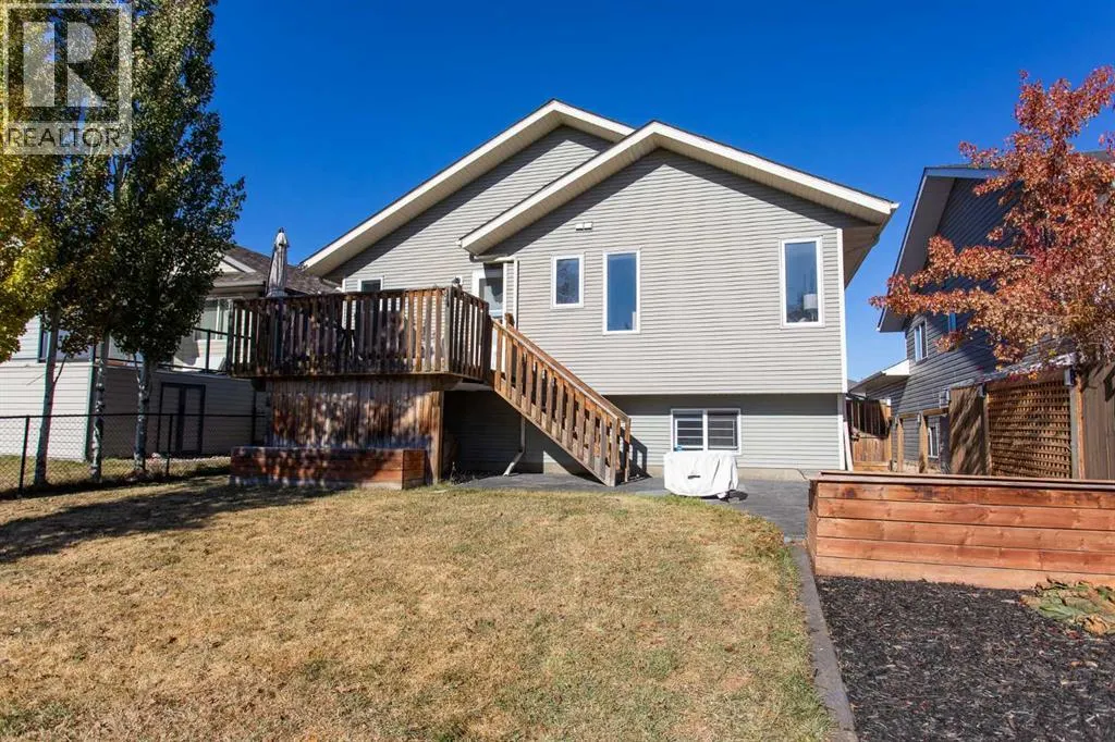62 Larsen Crescent