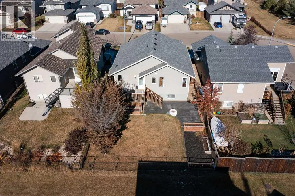 62 Larsen Crescent