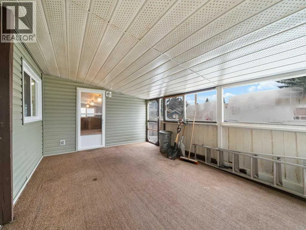 102 Burroughs Place NE