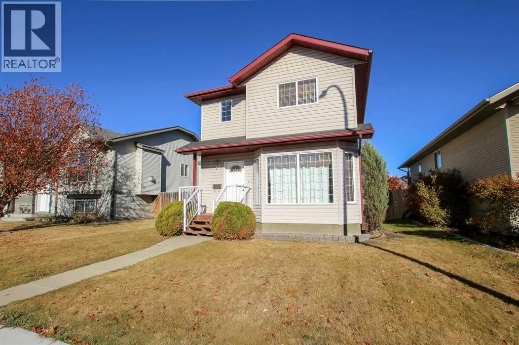 54 Ives Crescent