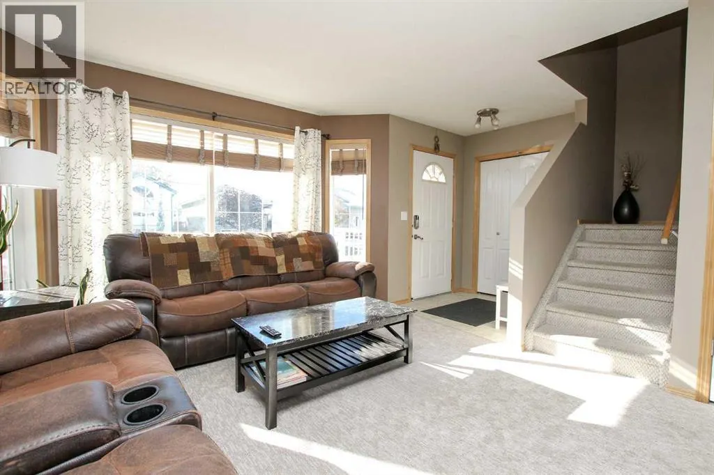 54 Ives Crescent
