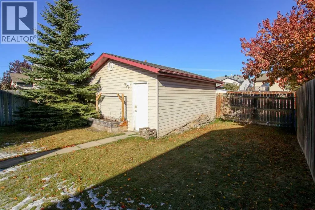 54 Ives Crescent