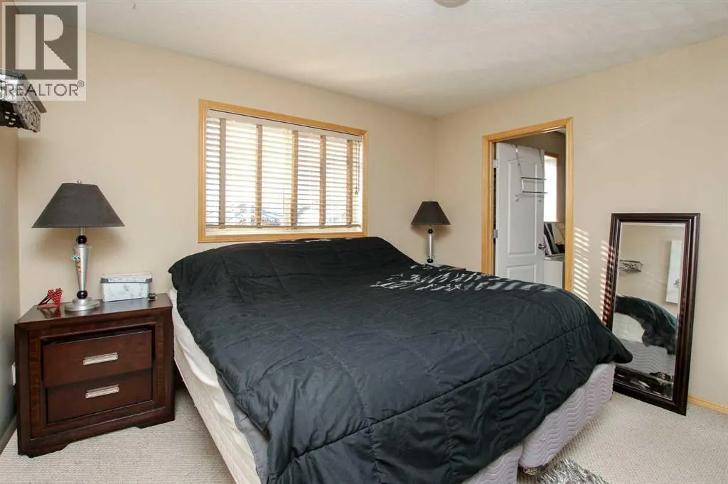 54 Ives Crescent