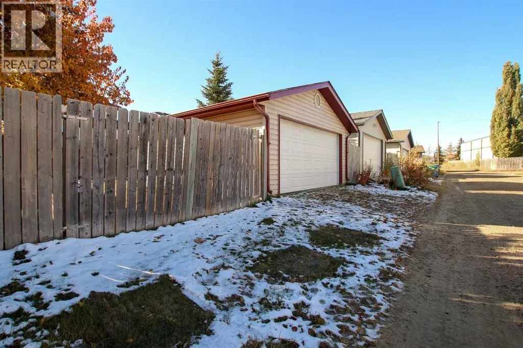 54 Ives Crescent