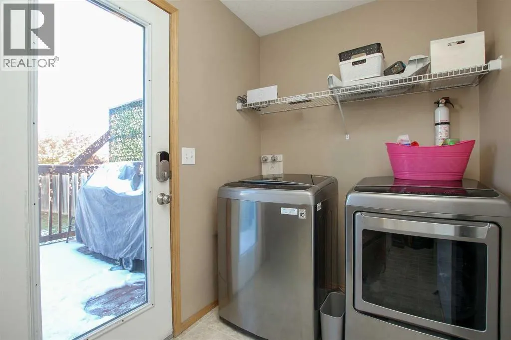 54 Ives Crescent