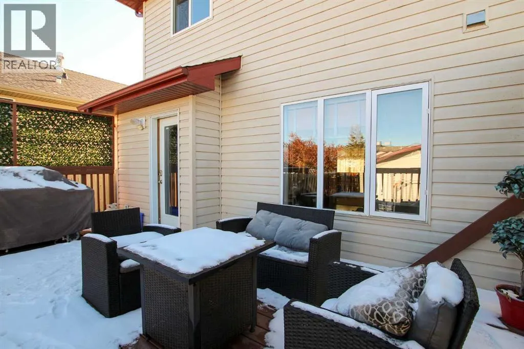 54 Ives Crescent