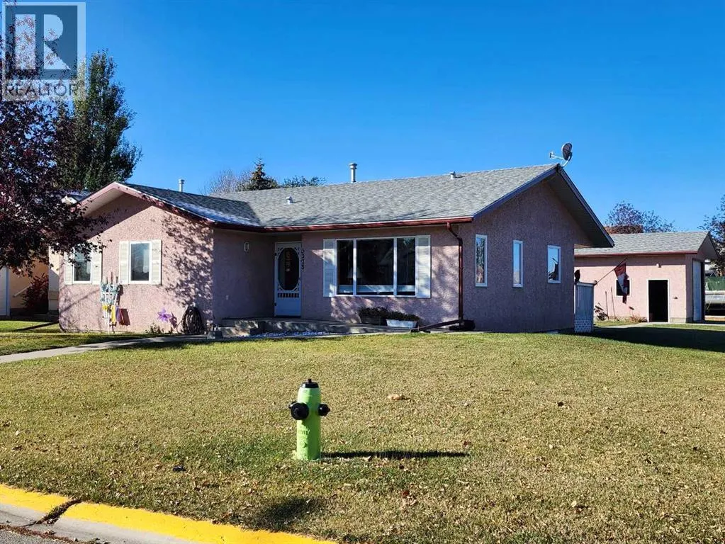 5323 3 Street W