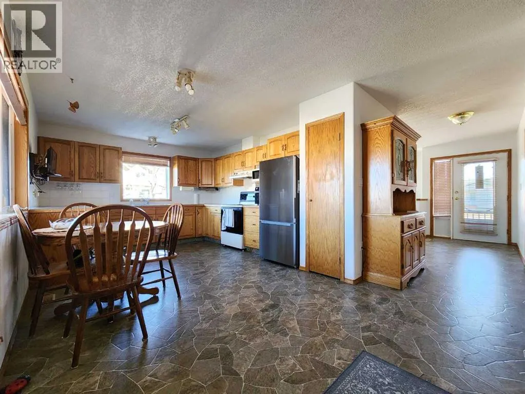 5323 3 Street W