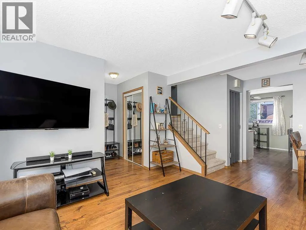 147 Berwick Way NW