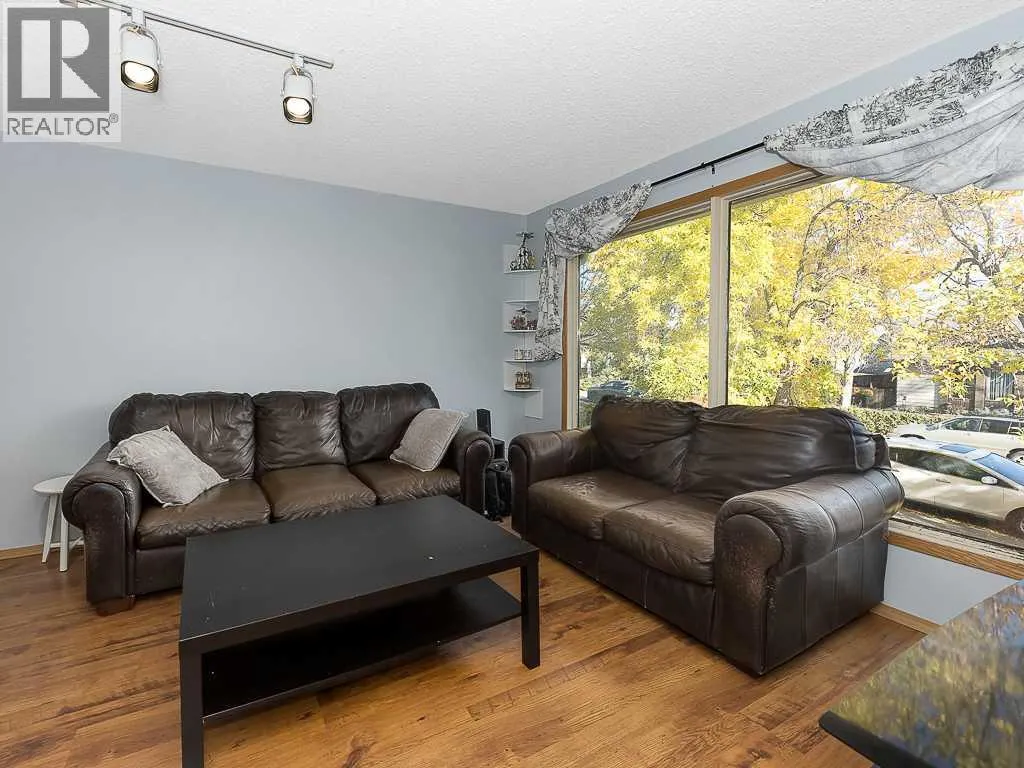 147 Berwick Way NW