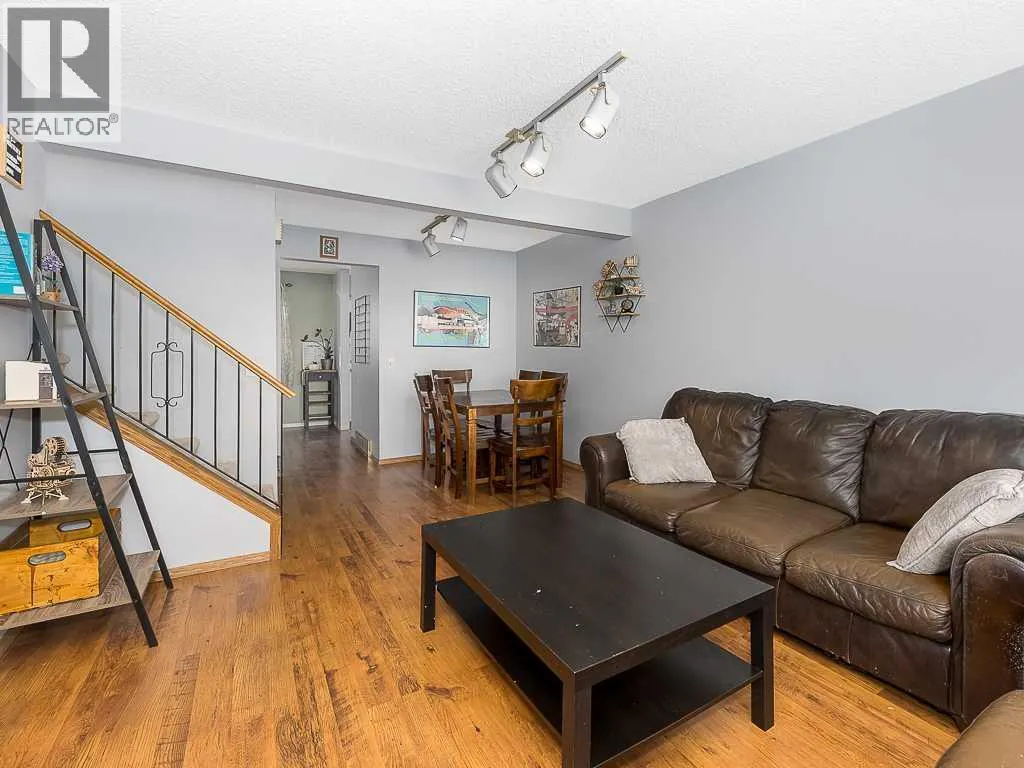 147 Berwick Way NW