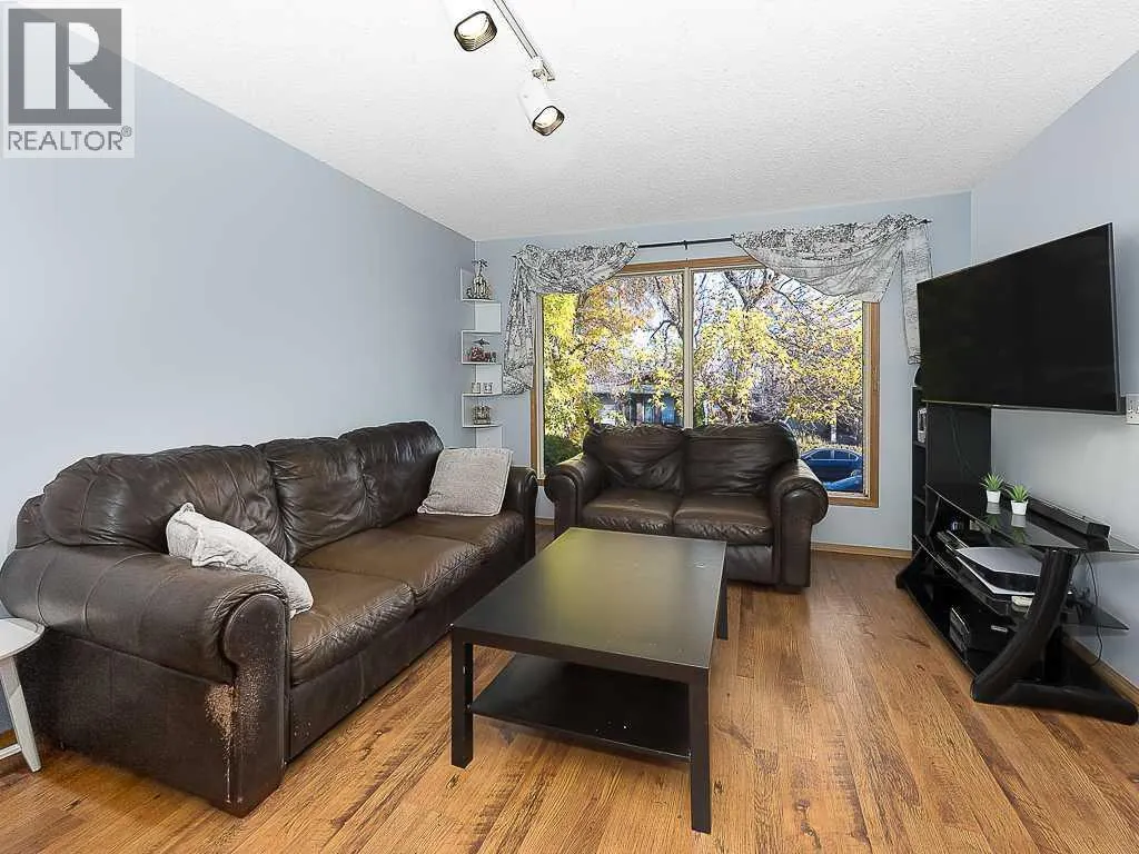 147 Berwick Way NW