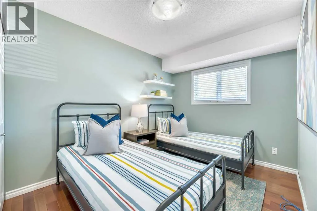 17 Windermere Road SW