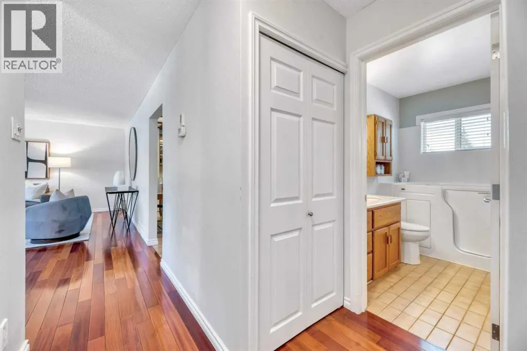 17 Windermere Road SW